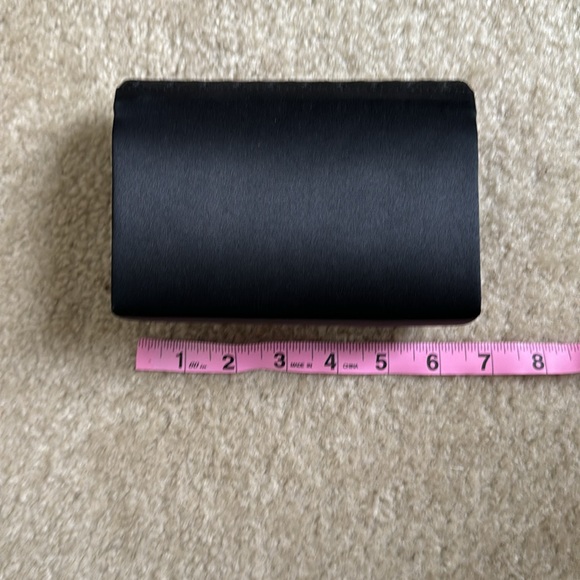 Black satin evening clutch handbag - Picture 4 of 10